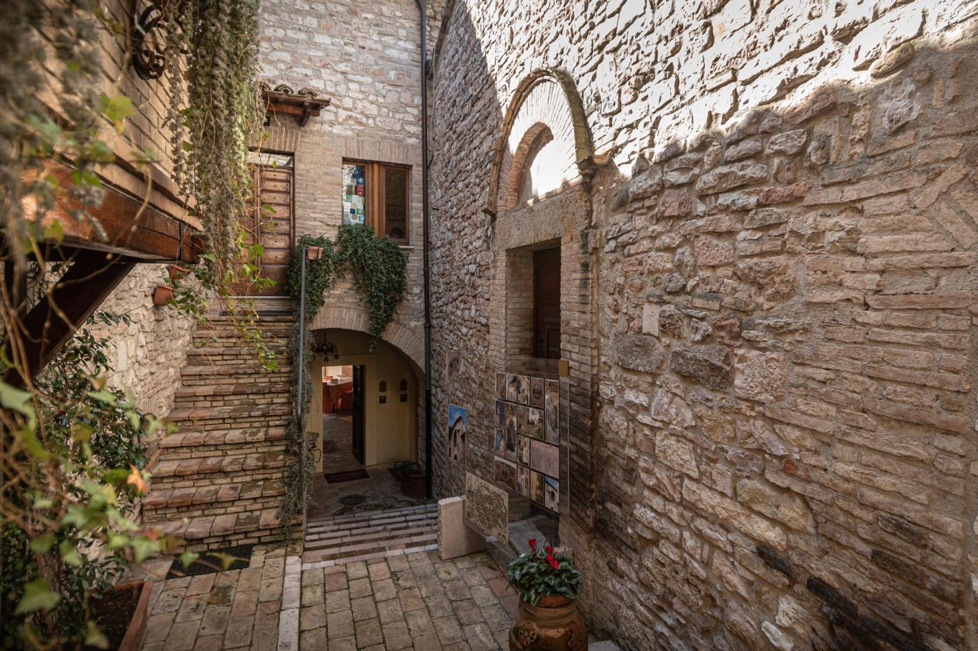 Residenza D'Epoca San Crispino Aparthotel Assisi Exterior foto